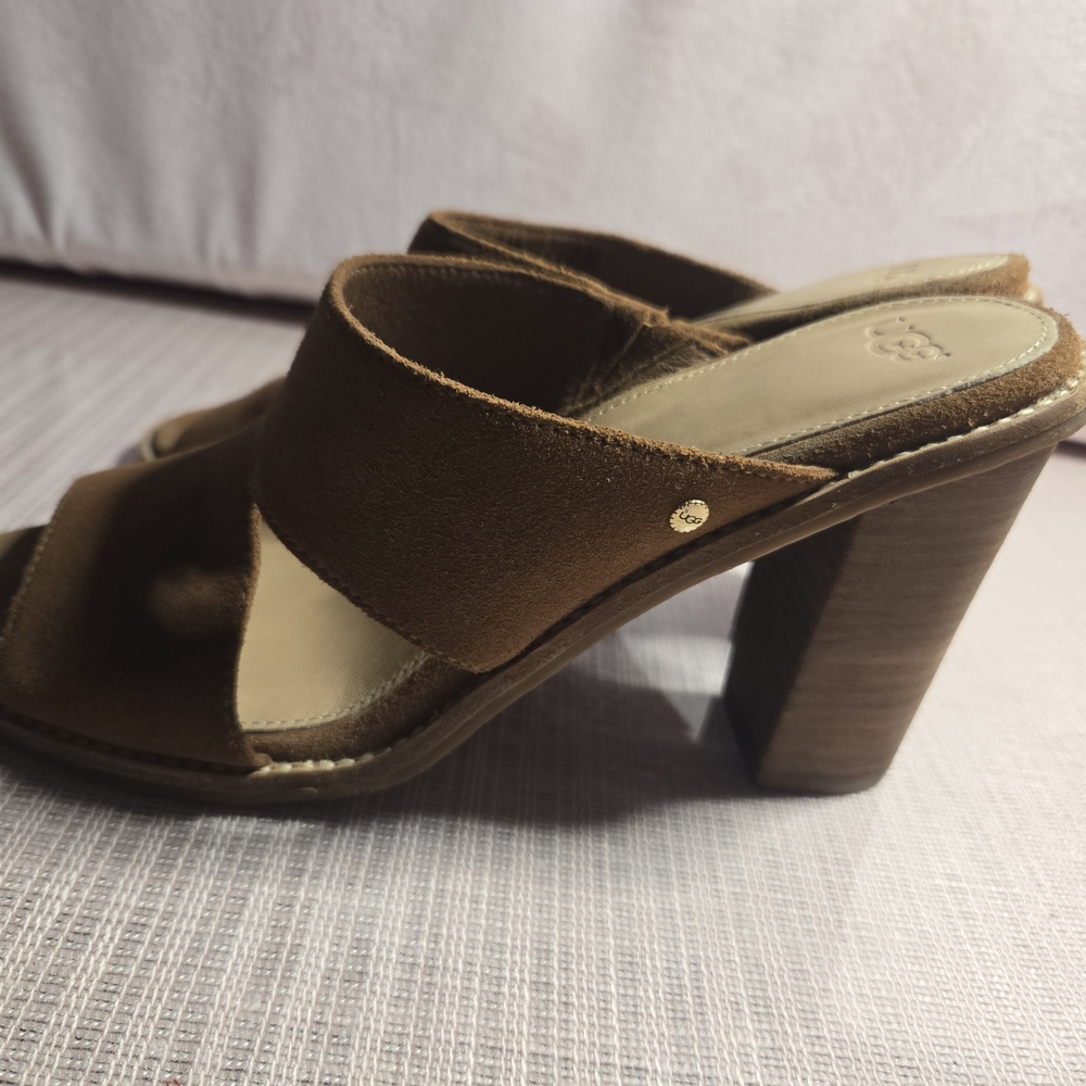 UGG Tan Women's Sandals